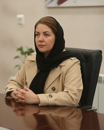 طناز پارسافر عضو انجمن اولیا دبیرستان روشنگران